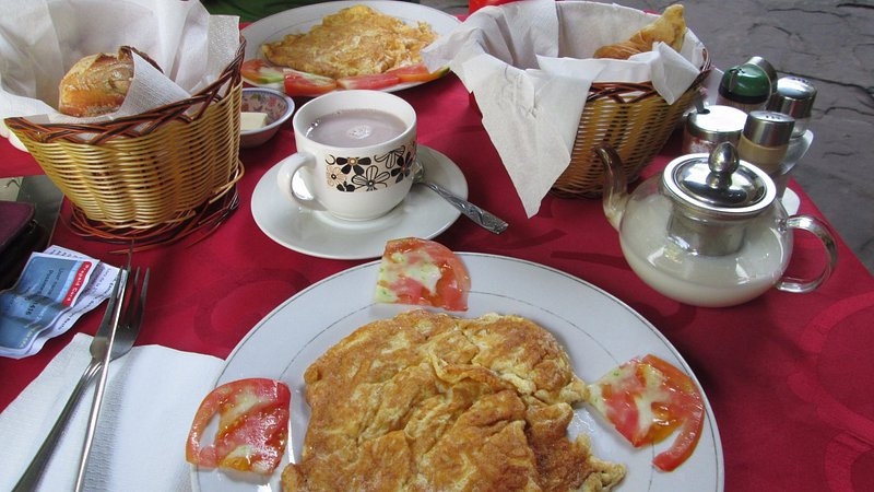 cheese-omelette-for-breakfast