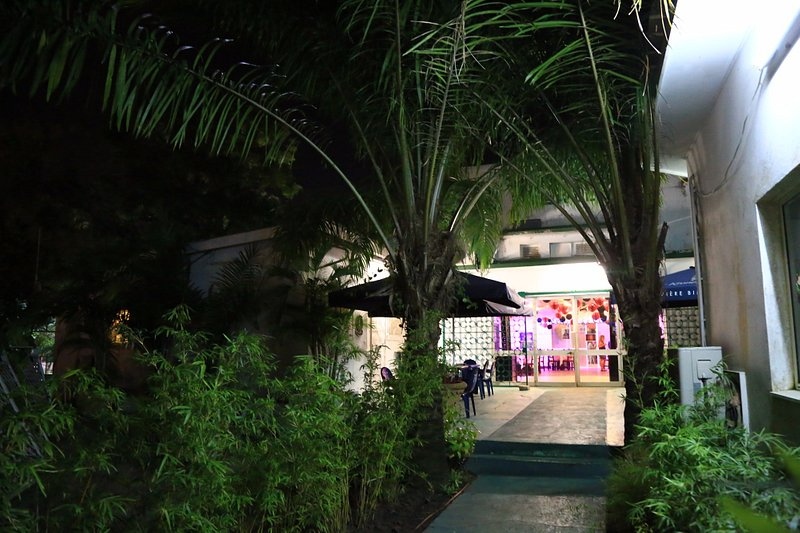 l-entree-du-restaurant