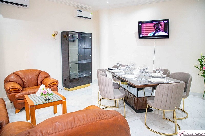 grande-salle-vip-du-restaurant-1.jpg