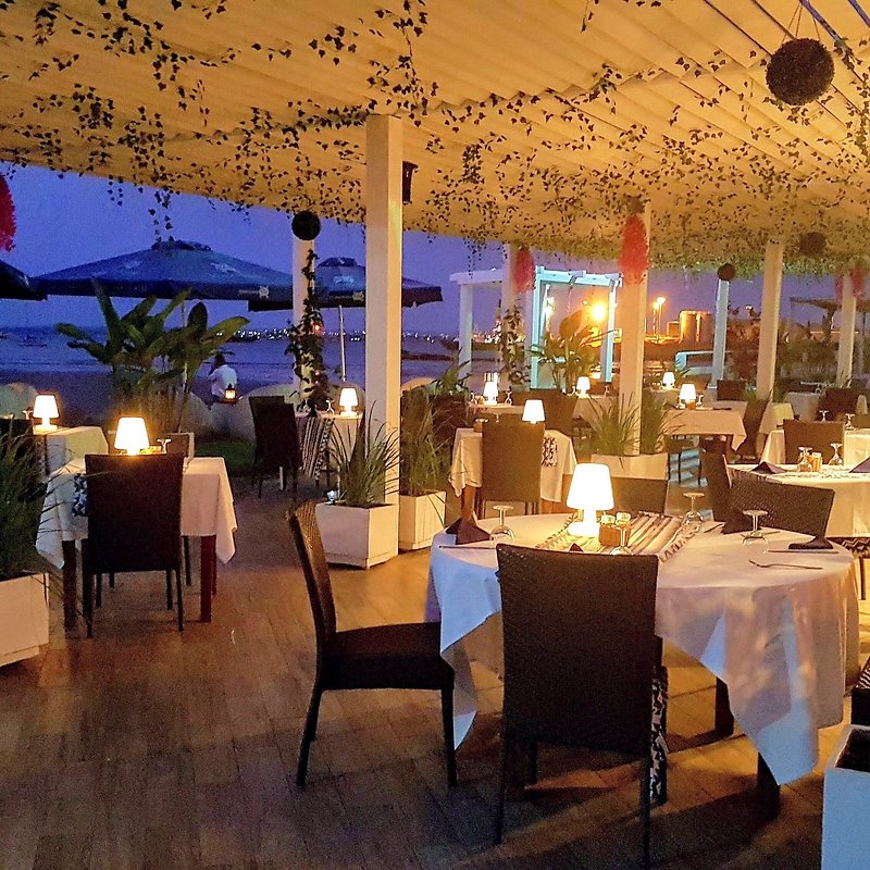 notre-terrasse-le-soir.jpg