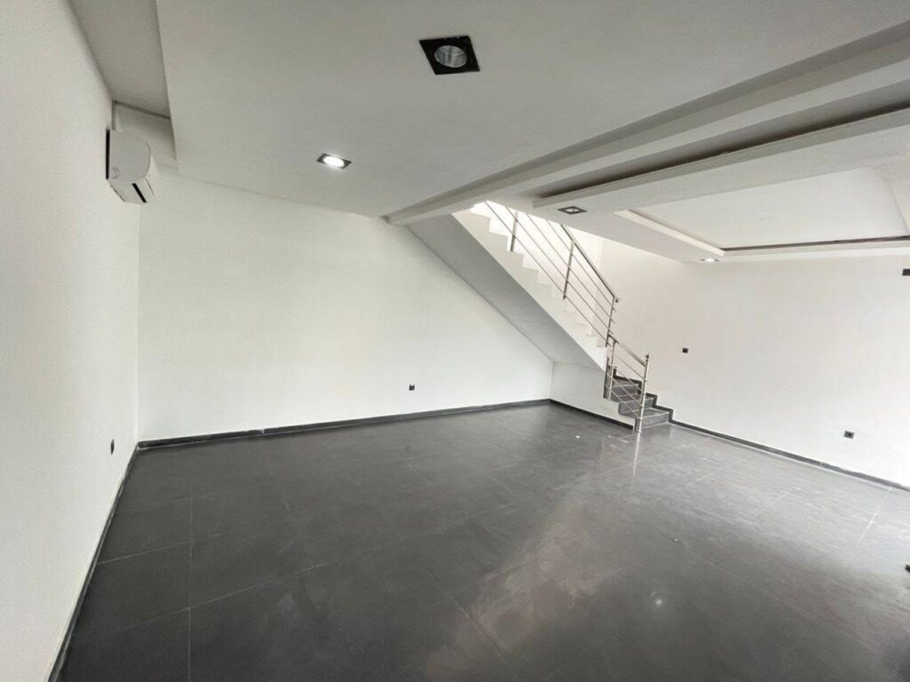 LOCAL EN MEZZANINE