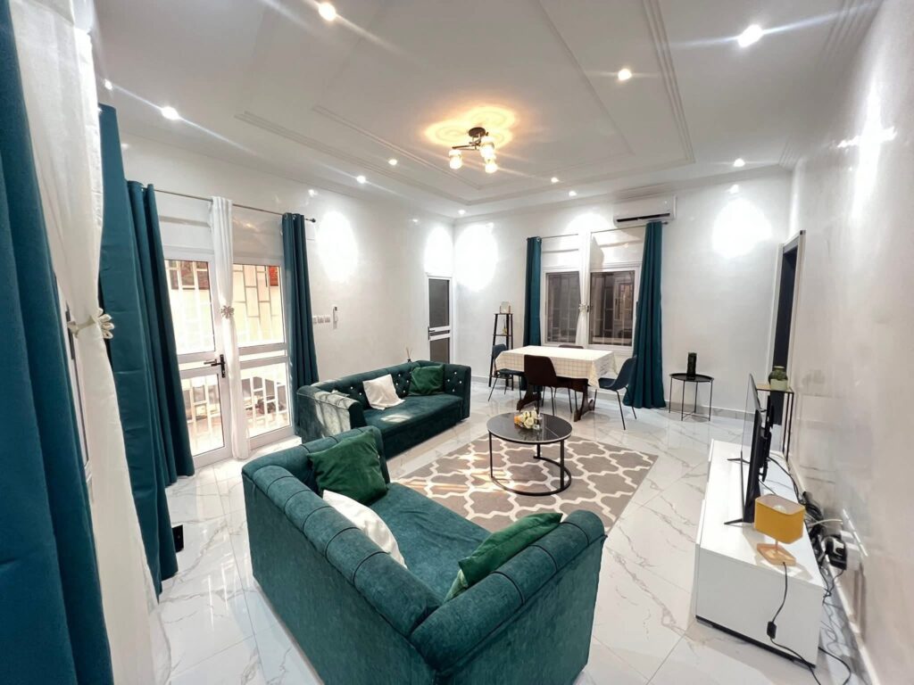 MAISON BASSE MEUBLÉE
