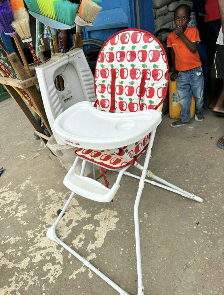 TABLE BÉBÉ